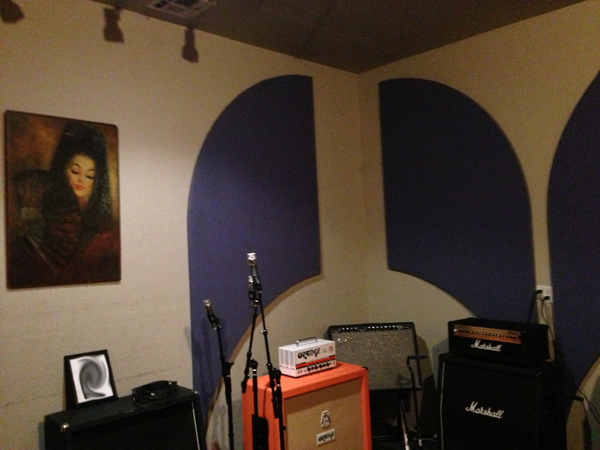 A practice space at rest, in between bookings.